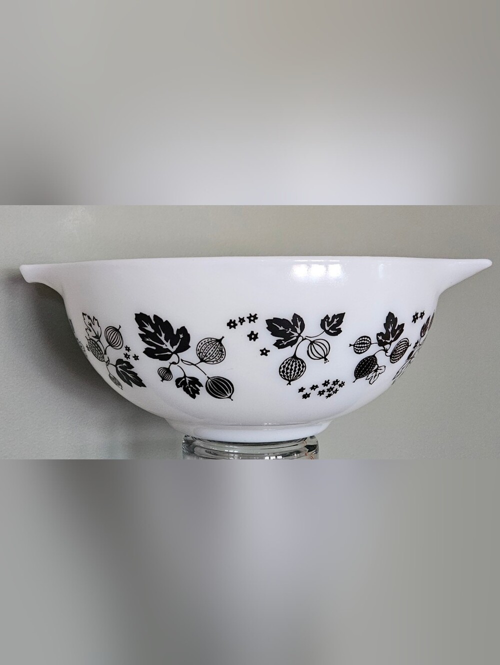 Pyrex Black Gooseberry Cinderella Bowl #443 2½ Quart 1957-1962